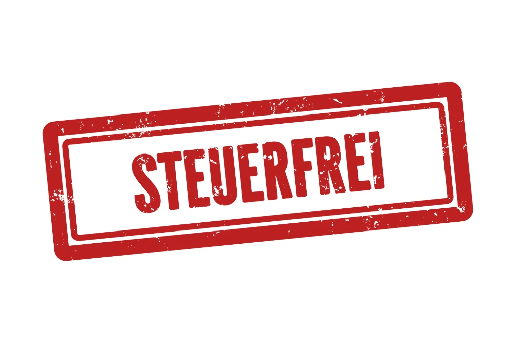 Bild mit einem Stempel “Steuerfrei” in Rot.